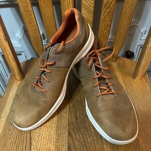 Men's leather footjoy golf shoes size 9.50 wide Brown .